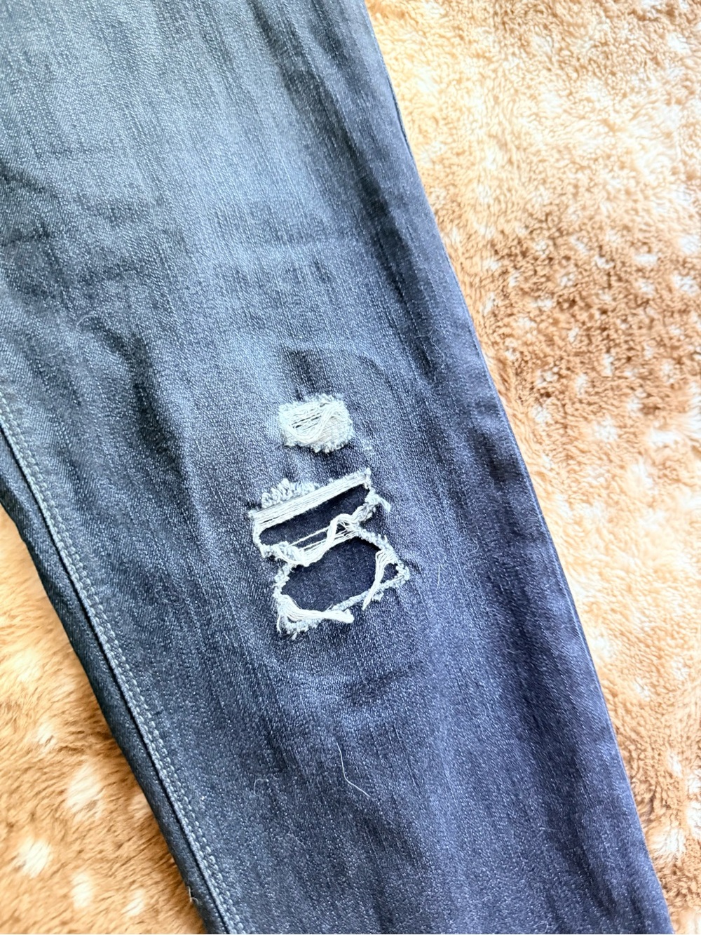6 White House Black Market Dark Wash Distressed Straight Crop Jeans - Picture 3 of 7